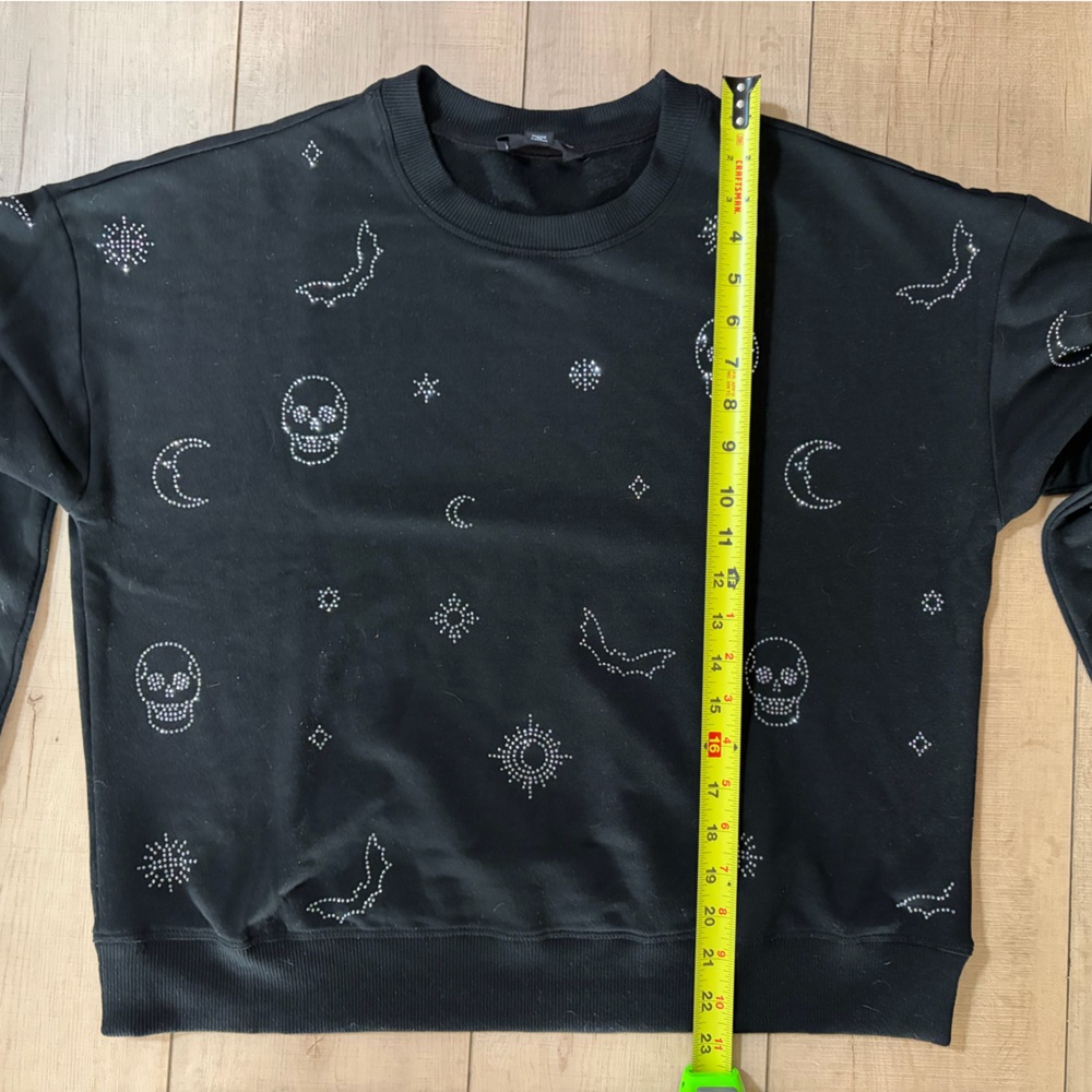 Marled Black Men's Sweater with Skull and Moon Design - Picture 5 of 8